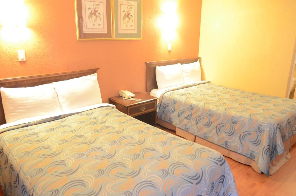 אדיקס Bear Creek Inn חדר תמונה