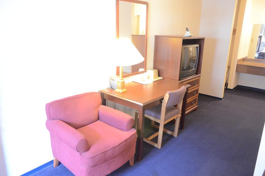 אדיקס Bear Creek Inn חדר תמונה