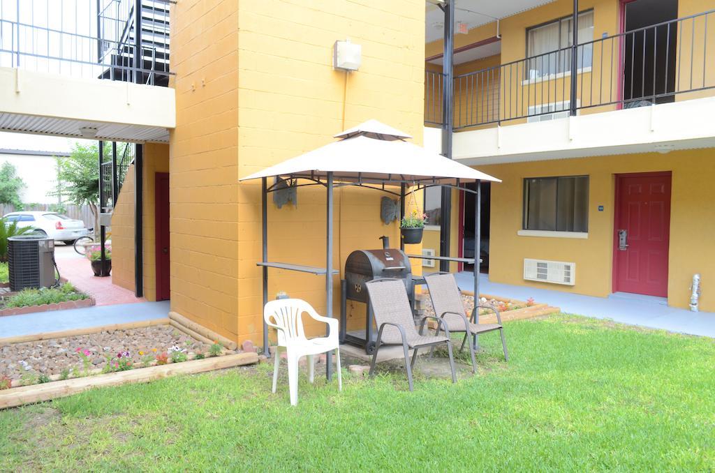 אדיקס Bear Creek Inn מראה חיצוני תמונה